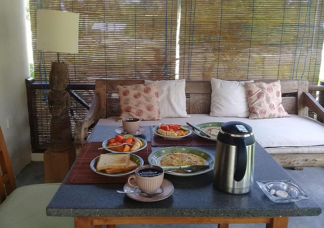 Waiara Village Guesthouse Maumere Eksteriør billede