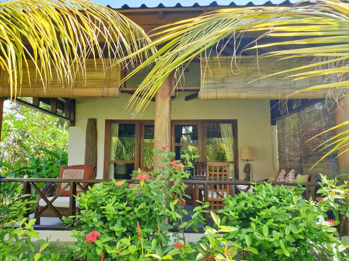 Waiara Village Guesthouse Maumere Eksteriør billede