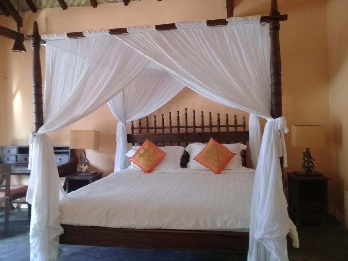 Waiara Village Guesthouse Maumere Værelse billede